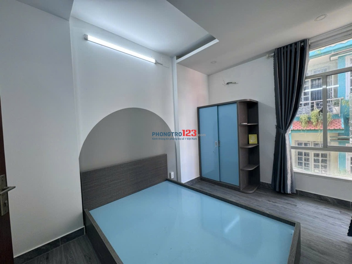 Cho thuê căn hộ dịch vụ Studio ban công – gần sân bay Tân Sơn Nhất, Etown, chợ Hoàng Hoa Thám