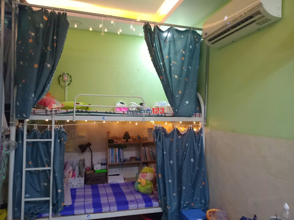 KÍ TÚC XÁ HAPPY HOUSE GẦN CÁC TRƯỜNG ĐẠI HỌC LĐXH, GTVT ; CAO ĐẲNG FPT , HOA SEN , VIỄN ĐÔNG
