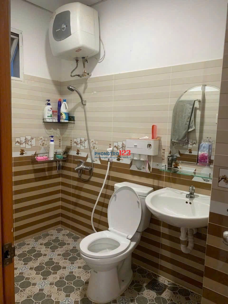 Chung cư Screc , Trường Sa,Q3:Giá 10.5tr/th căn 55m2- 1p ngủ, NT