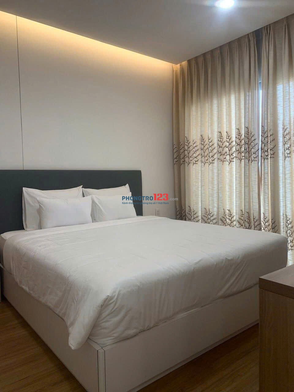 Chung cư Resgreen, Thoại Ngọc Hầu, TP: 2p ngủ, nội thất, 70m2, 11tr5