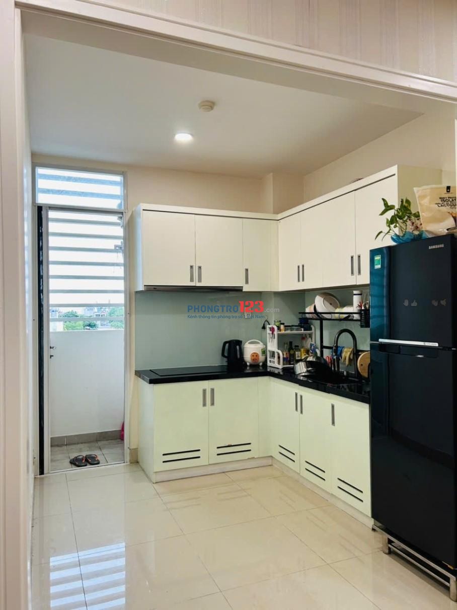 C/c Saigon Tower, Thoại Ngọc Hầu, Tân Phú : 2p ngủ,69m2, 8tr/th