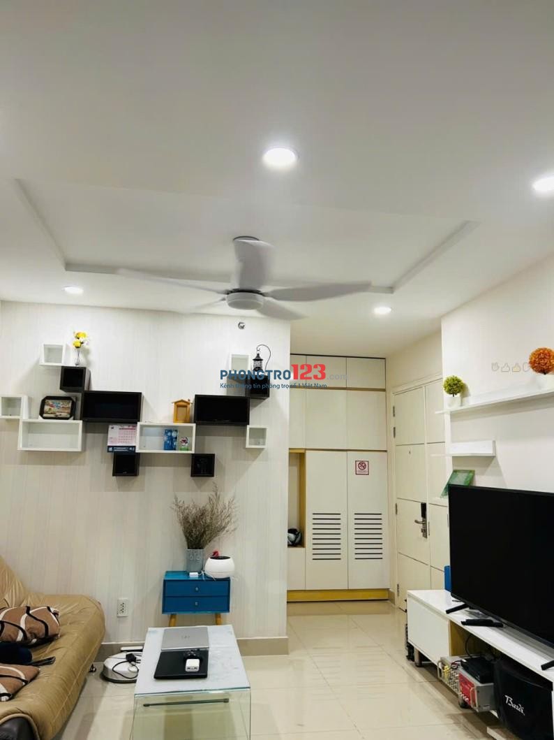 C/c Saigon Tower, Thoại Ngọc Hầu, Tân Phú : 2p ngủ,69m2, 8tr/th