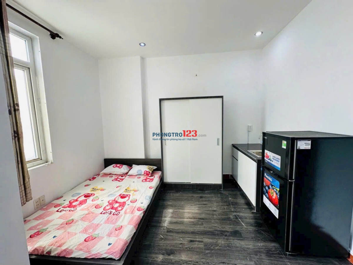 CHO THUÊ PHÒNG TRỌ FULL NỘI THẤT CỬA SỔ BAN CÔNG THOÁNG MÁT Ở BÌNH THẠNH NGAY ĐH HUTECH, UEF, HIU