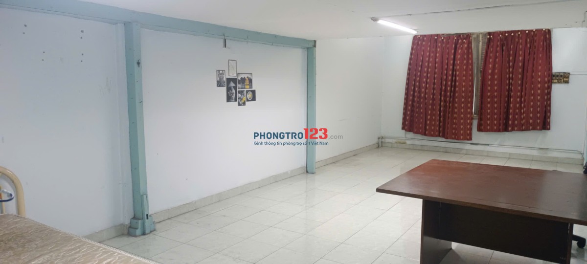 Cho thuê nhà lầu 1 Trần Hưng Đạo P11 Q5