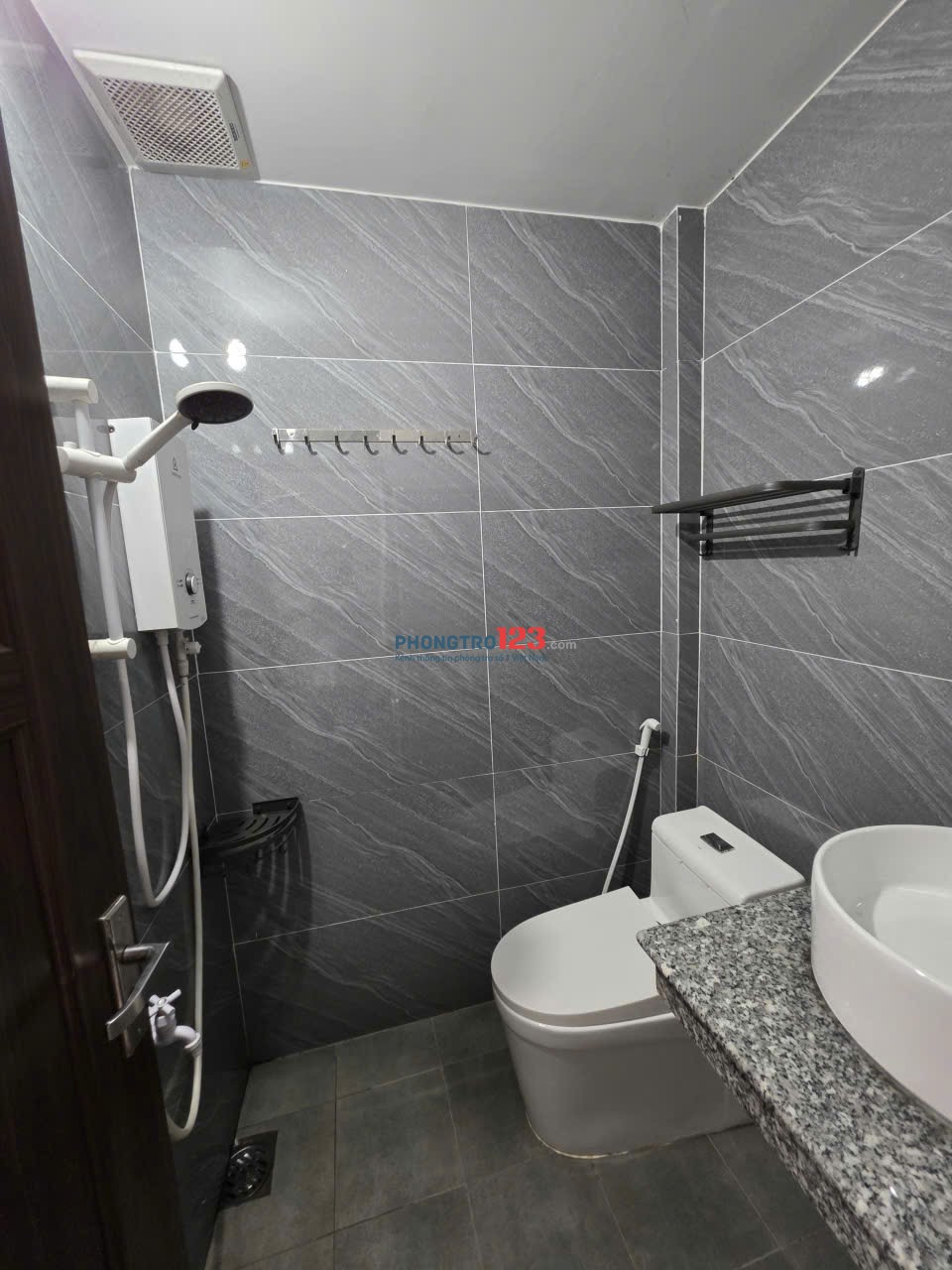 Phòng gồm 1 trệt 1 lầu tại TP Bến Tre, sẵn nội thất tiện nghi như hình