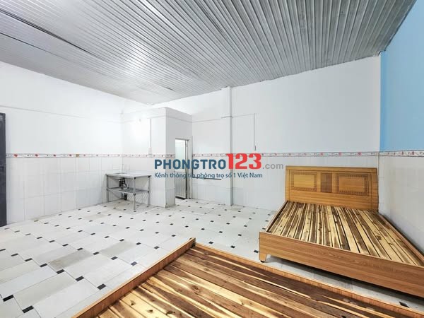 Phòng Mới, Rộng ở được 4 Người Gần Làng Đại Học Thủ Đức có 2 Giường sẵn, Giờ tự do
