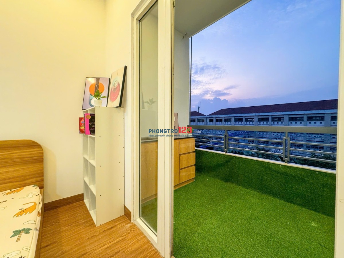 Sát ĐH Văn Lang Cho Thuê Phòng Ban công siêu thoáng, Full Nội Thất ở được 3 - 4 người vô tư