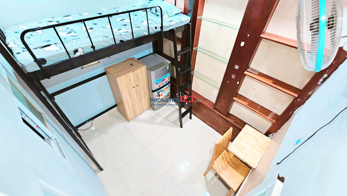 Phòng nhỏ xinh cho 1 người, full nội thất cơ bản (máy quạt), ngay Hàng Xanh !