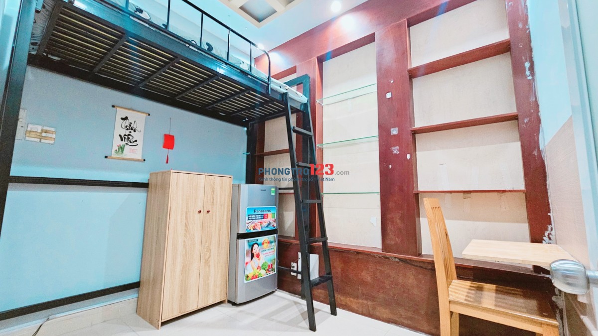 Phòng nhỏ xinh cho 1 người, full nội thất cơ bản (máy quạt), ngay Hàng Xanh !