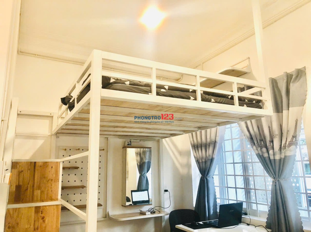 STUDIO CÓ GÁC VIEW BAN CÔNG QUẬN 1 GIÁ TỐT