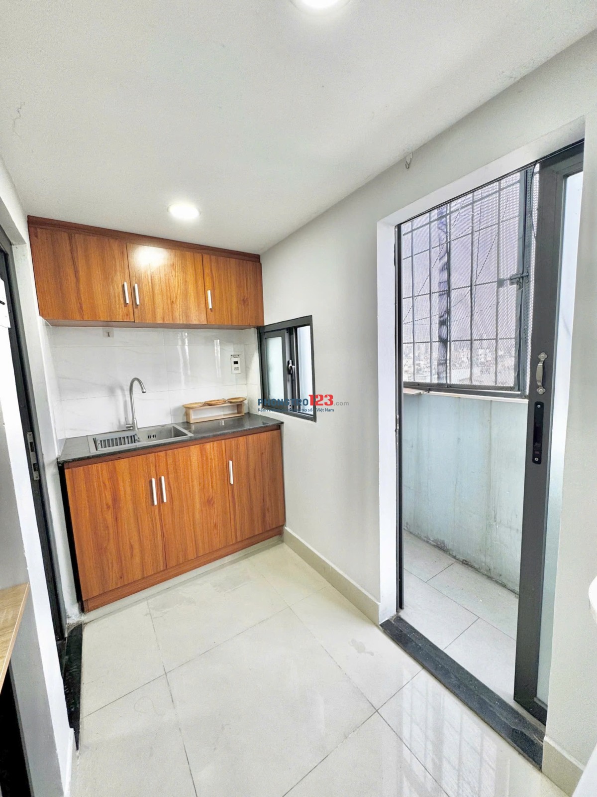 Ngay sát ĐH Ngoại Thương, HUTECH, GTVT, UEF, Mới 100% 2 Không Gian Ngủ
