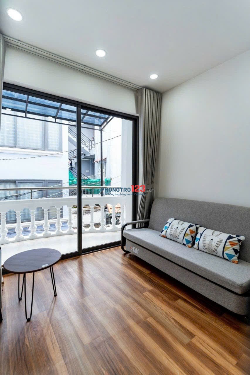 Cho thuê căn hộ Studio Ban công thoáng Q4 gần ĐH Luật, ĐH Nguyễn Tất Thành, chợ 200