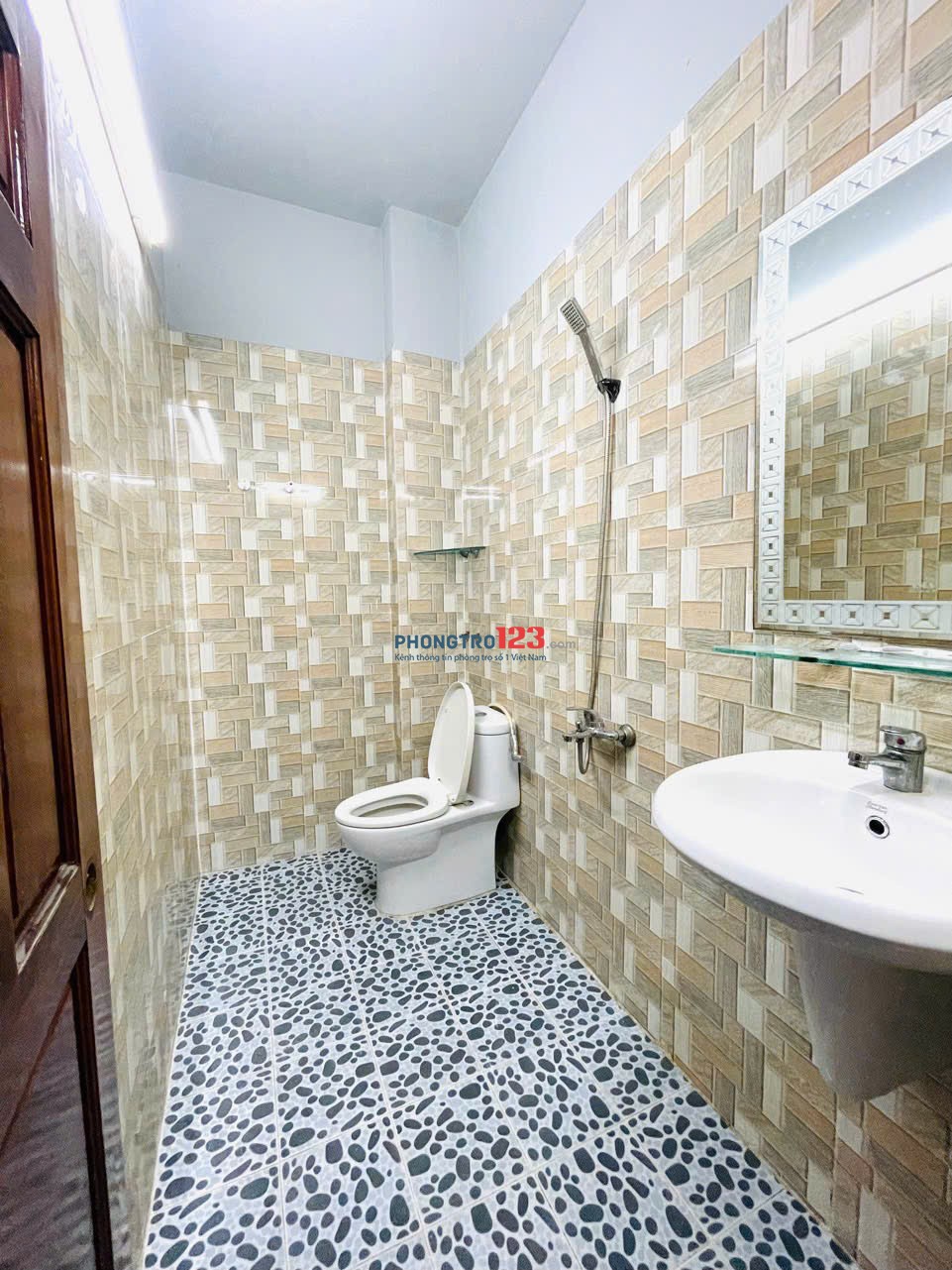 PHÒNG ĐẦY ĐỦ TIỆN NGHI NGAY CHÂN CẦU QUANG TRUNG, P.14, GÒ VẤP(Có thể ở liền)