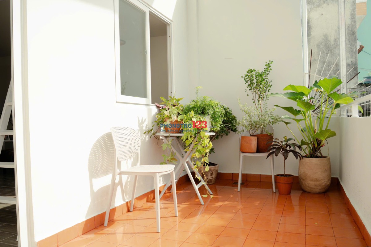 CHO THUÊ PHÒNG FULL NỘI THẤT CỬA SỔ VÀ BAN CÔNG LỚN Ở BÌNH THẠNH GẦN ĐH HUTECH,HIU,UEF-LH:0334998413