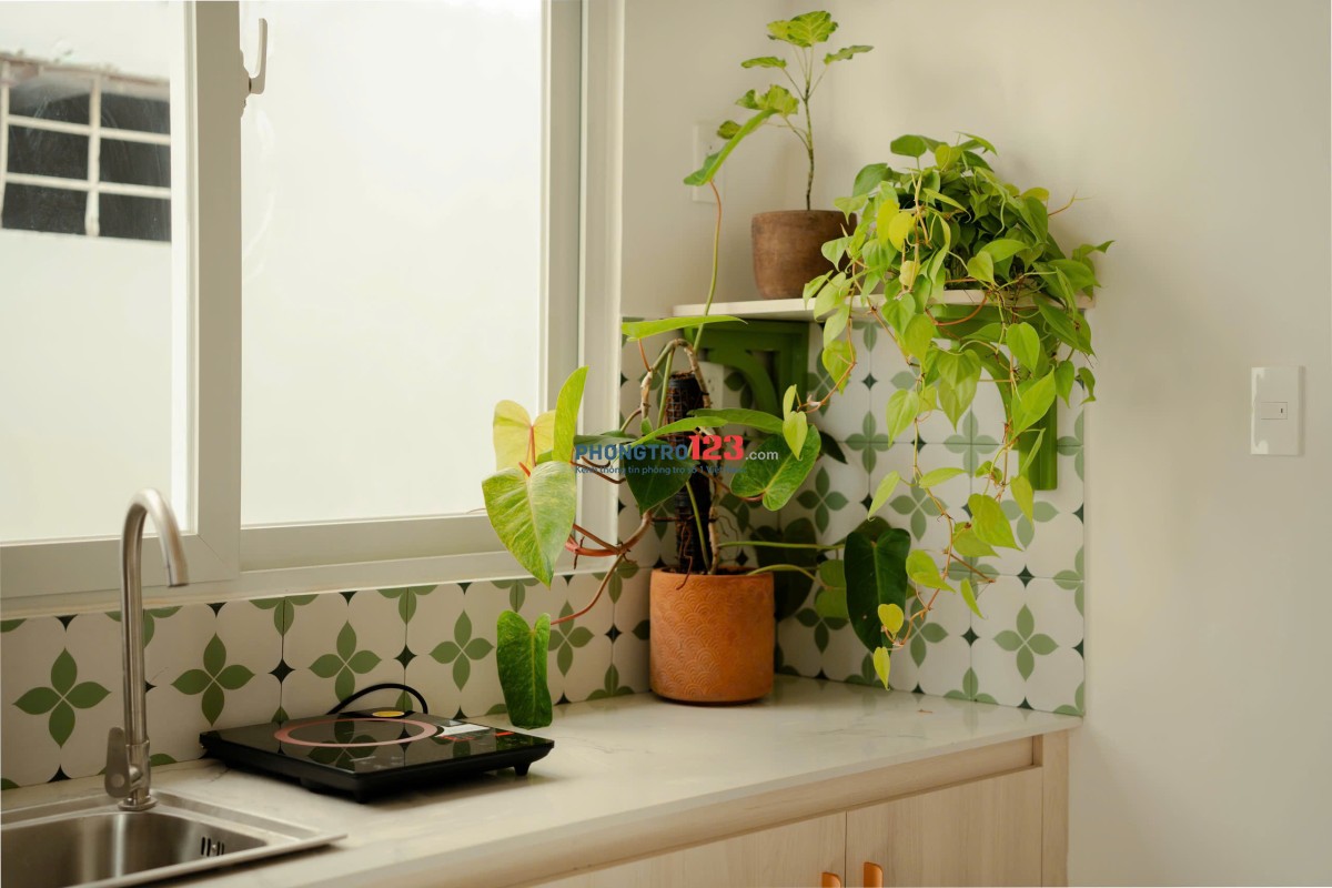 CHO THUÊ PHÒNG FULL NỘI THẤT CỬA SỔ VÀ BAN CÔNG LỚN Ở BÌNH THẠNH GẦN ĐH HUTECH,HIU,UEF-LH:0334998413