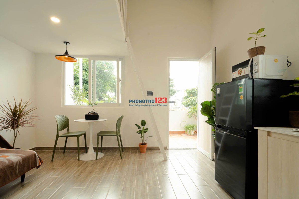 CHO THUÊ PHÒNG FULL NỘI THẤT CỬA SỔ VÀ BAN CÔNG LỚN Ở BÌNH THẠNH GẦN ĐH HUTECH,HIU,UEF-LH:0334998413