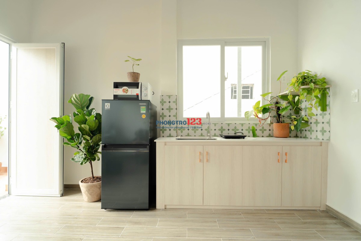 CHO THUÊ PHÒNG FULL NỘI THẤT CỬA SỔ VÀ BAN CÔNG LỚN Ở BÌNH THẠNH GẦN ĐH HUTECH,HIU,UEF-LH:0334998413