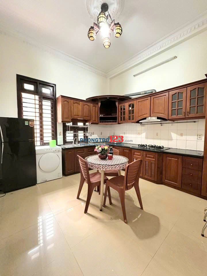 Căn Hộ 2PN + 1 phòng Bếp Rộng - Nguyễn Hữu Cảnh Gần Cầu SG, Thủ Thiêm
