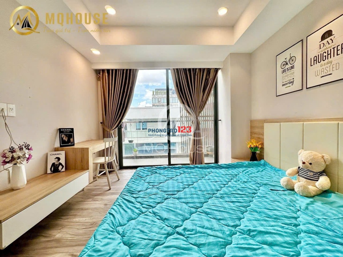 Nhanh tay!! CHDV Cao Cấp Gần Sân Bay - Dạng Studio/1 Phòng Ngủ Ban Công Sáng - Full Nội Thất