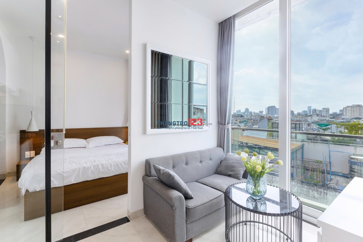 Nhanh tay!! CHDV Cao Cấp Gần Sân Bay - Dạng Studio/1 Phòng Ngủ Ban Công Sáng - Full Nội Thất