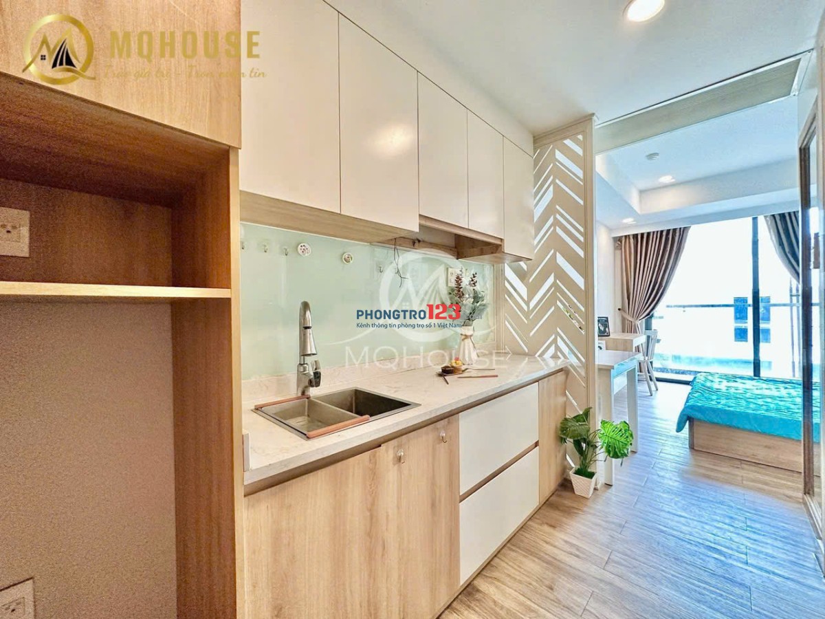 Nhanh tay!! CHDV Cao Cấp Gần Sân Bay - Dạng Studio/1 Phòng Ngủ Ban Công Sáng - Full Nội Thất