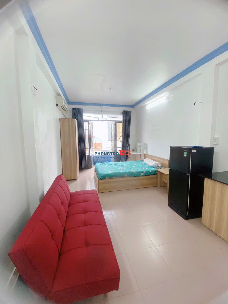 Phòng đẹp có bancon đủ nội thất ngay Sân bay Tân Sơn Nhất, 43 Hậu Giang Q. Tân Bình.