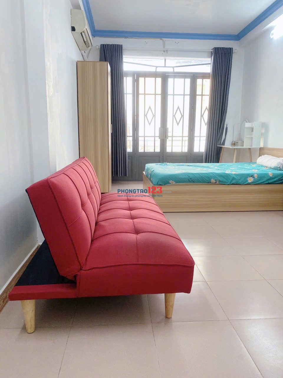 Phòng đẹp có bancon đủ nội thất ngay Sân bay Tân Sơn Nhất, 43 Hậu Giang Q. Tân Bình.