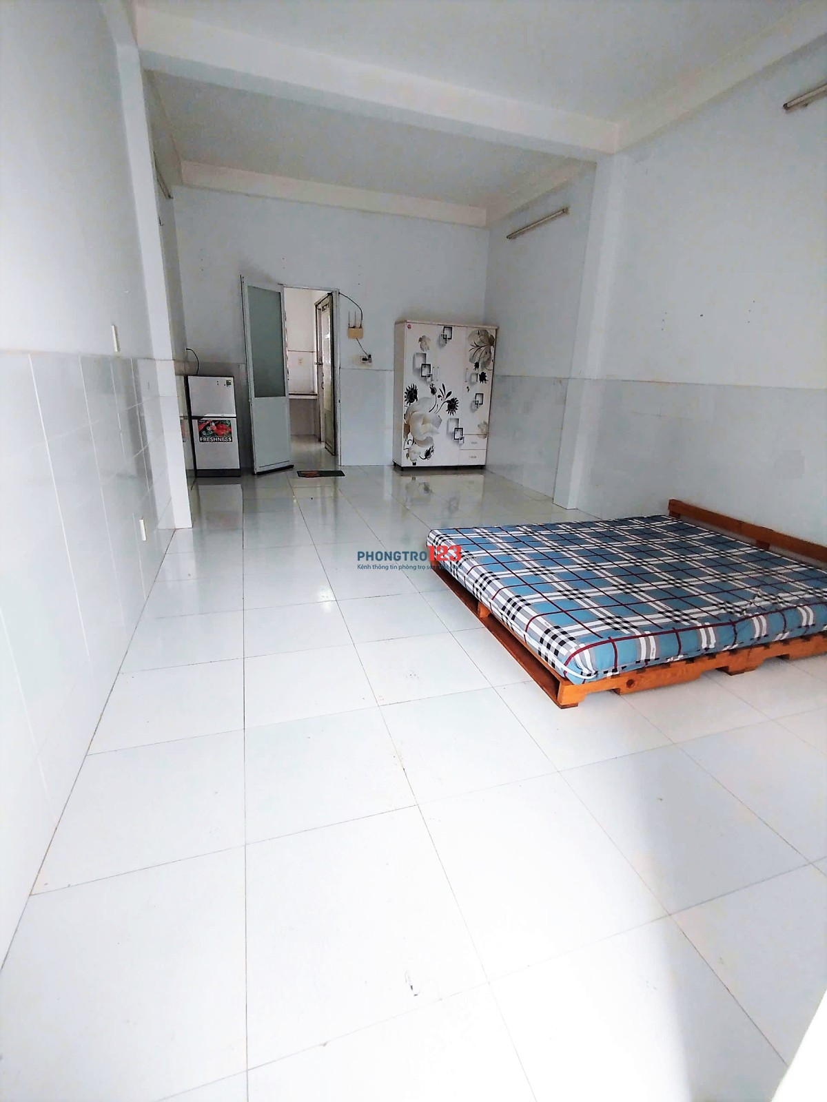 Phòng máy lạnh, full nội thất, 40m2, gần ngã tư bốn xa, giờ giấc tự do