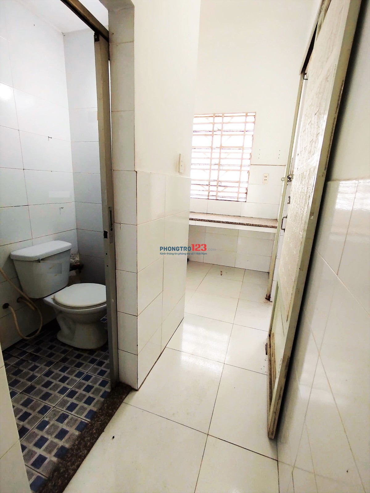 Phòng máy lạnh, full nội thất, 40m2, gần ngã tư bốn xa, giờ giấc tự do