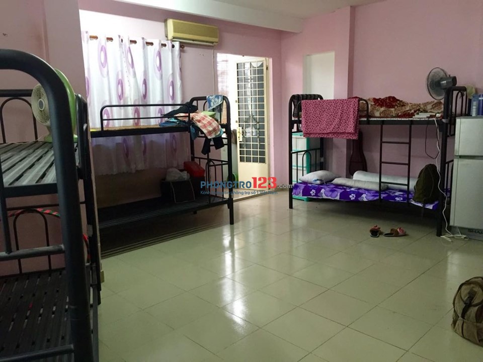 Cho thuê nguyên tầng ở ghép 700.000 đồng/tháng