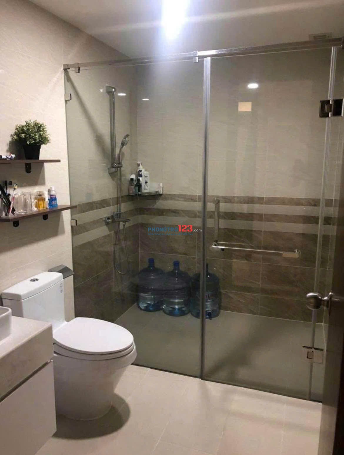 C/c PN Techcons, Hoa sứ, Phú NHuận: 90m2, 2PN, 2WC, NT, 16tr5/th