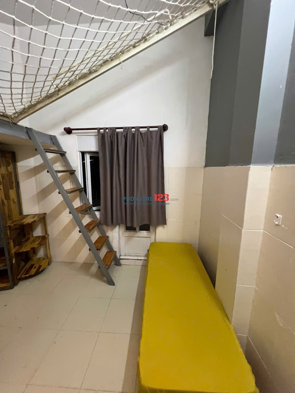 Nhà trọ gần hàng xanh, đầy đủ nội thất, giờ giấc ra vô tự do