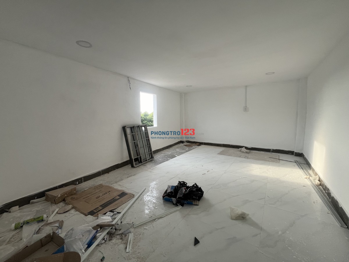 Phòng Mới Xây Cửa Sổ Trời - Máy Lạnh Như Hình