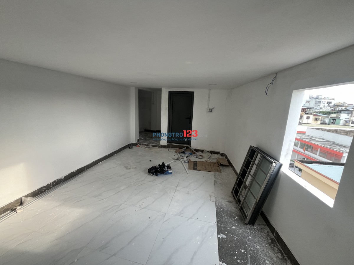 Phòng Mới Xây Cửa Sổ Trời - Máy Lạnh Như Hình