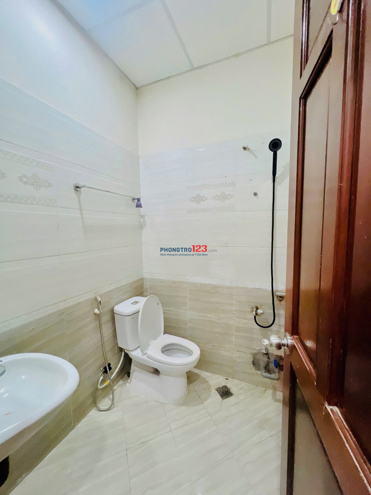 STUDIO FULL NỘI THẤT MỚI TOANH NGAY CÔNG VIÊN LÀNG HOA