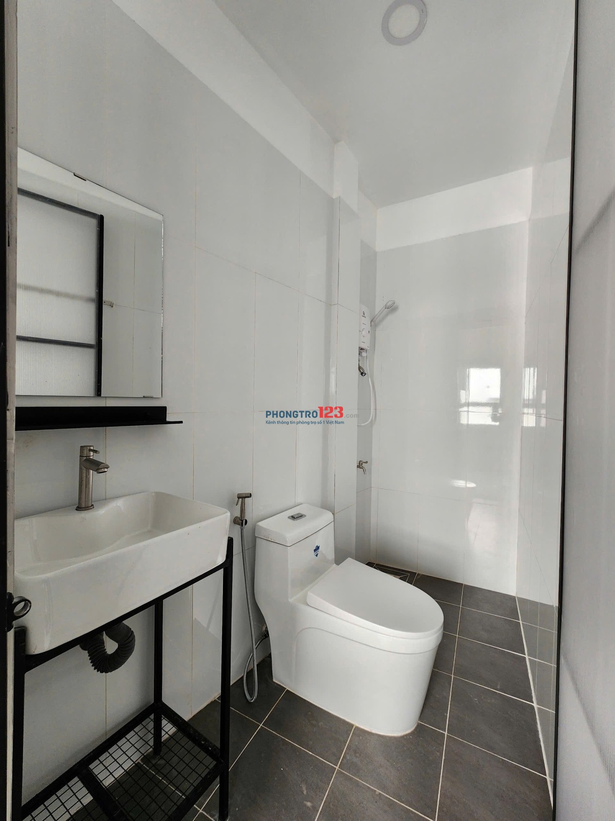 Cho thuê phòng trọ Q3 1PN tách bếp - gần ĐH Kiến Trúc - gần nhà thờ Tân Định