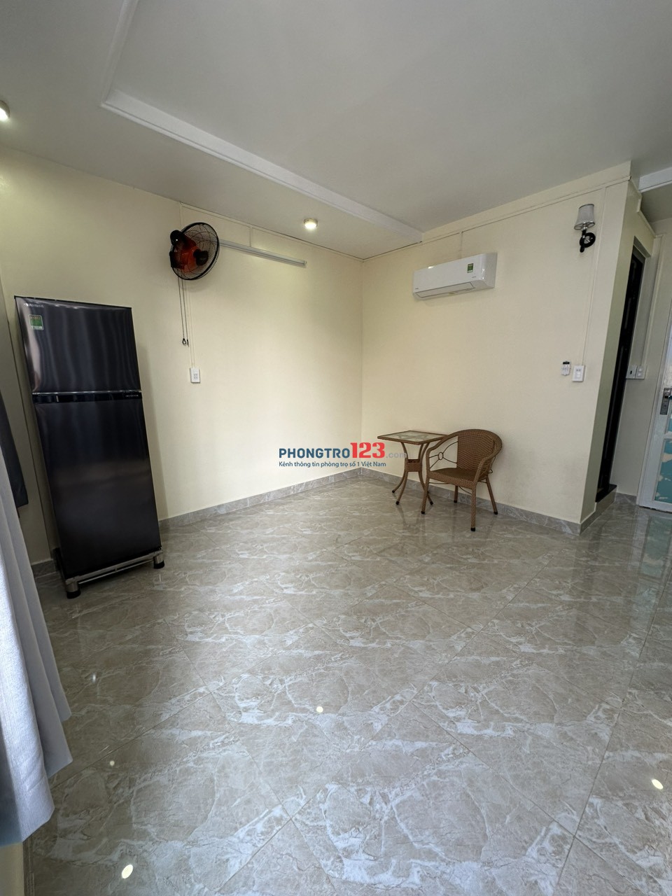 Quận 10, Cho thuê phòng, tiện nghi, khu an ninh yên tĩnh, máy lạnh, máy giặt, tủ lạnh, toilet riêng.