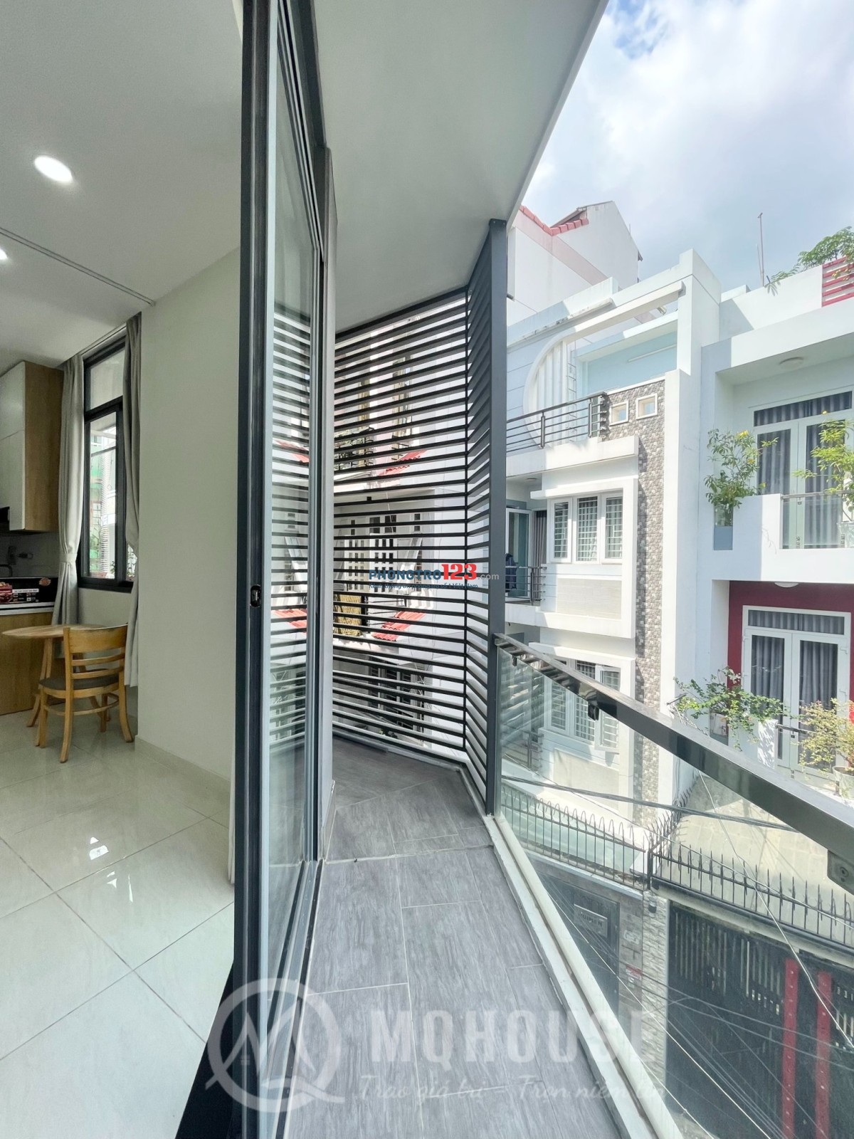 CĂN HỘ 1PN XA BẾP BAN CÔNG FULL NỘI THẤT ĐẸP GẦN LĂNG CHA CẢ - SÂN BAY