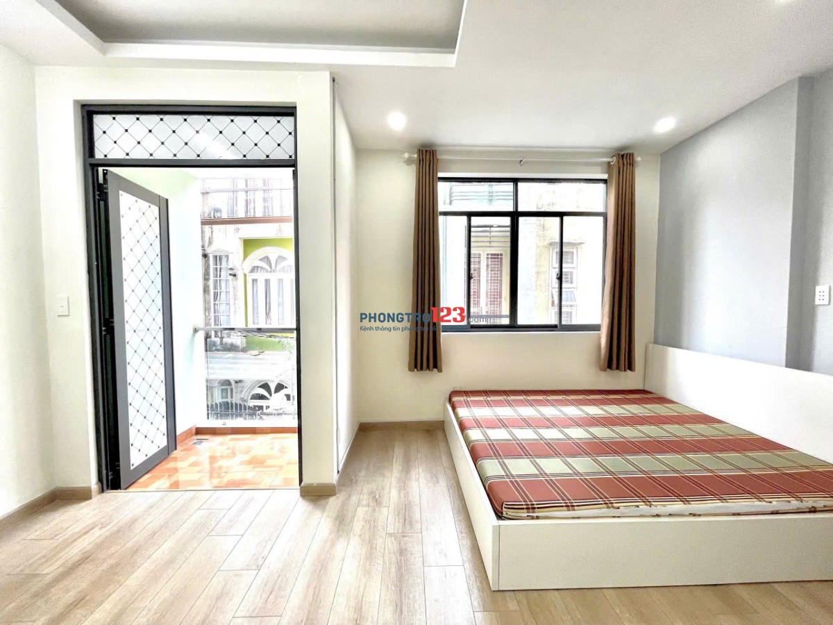 CHO THUÊ PHÒNG FULL NỘI THẤT CỬA SỔ VÀ BAN CÔNG LỚN Ở PHÚ NHUẬN GẦN QUẬN 1, QUẬN 3 - LH: 0334998413