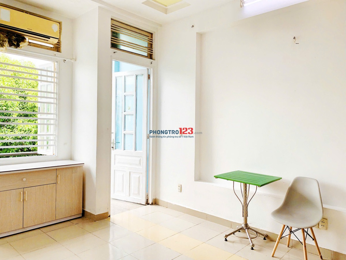 CHÍNH CHỦ CHO THUÊ, QUẬN BÌNH THẠNH, SÁT TRƯỜNG ĐH CÔNG NGHIỆP, VĂN LANG. TRƯỚC NHÀ LÀ CÔNG VIÊN