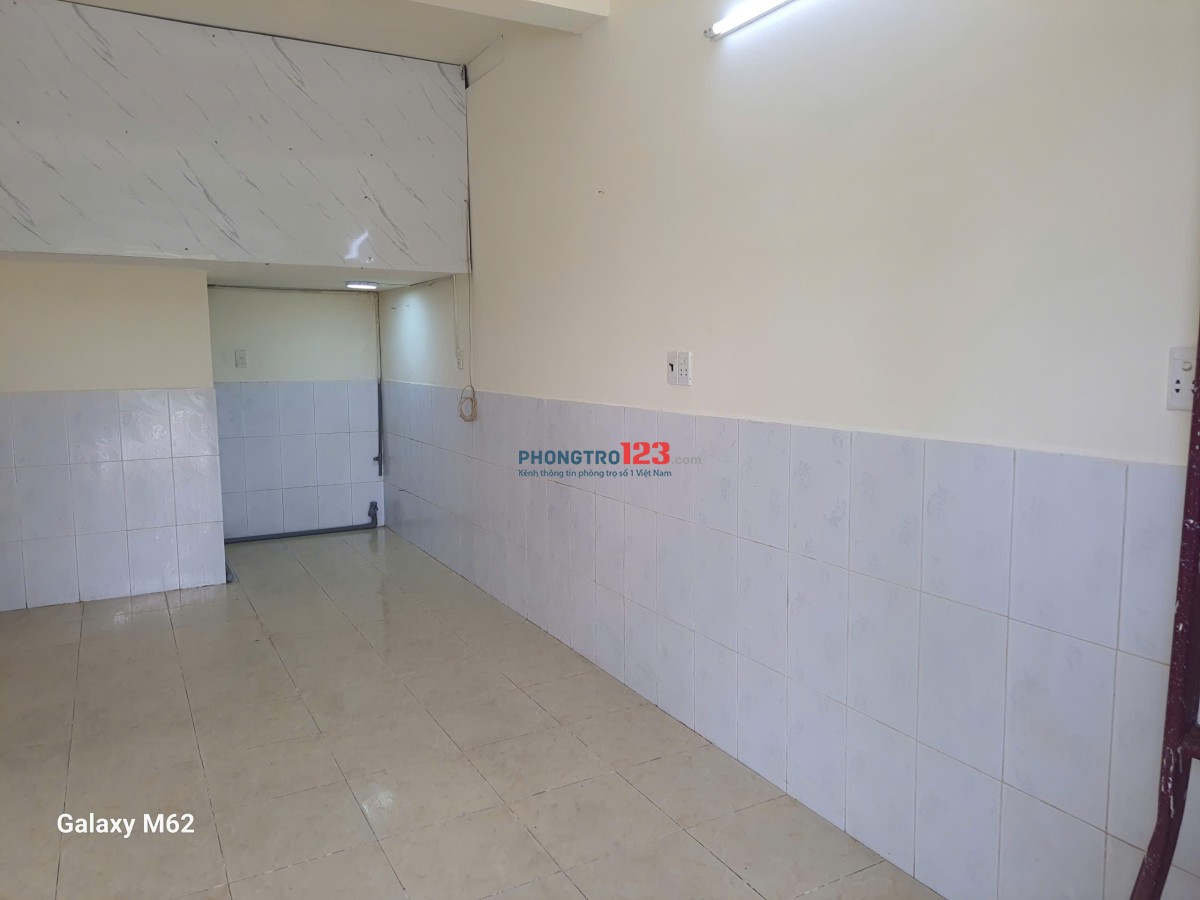 CHO THUÊ MẶT BẰNG, KINH DOANH, BUÔN BÁN LÀM VĂN PHÒNG. 28 M2 , 6,5 TRIỆU. TRÊN MẶT ĐƯỜNG LỚN TÂN SƠN