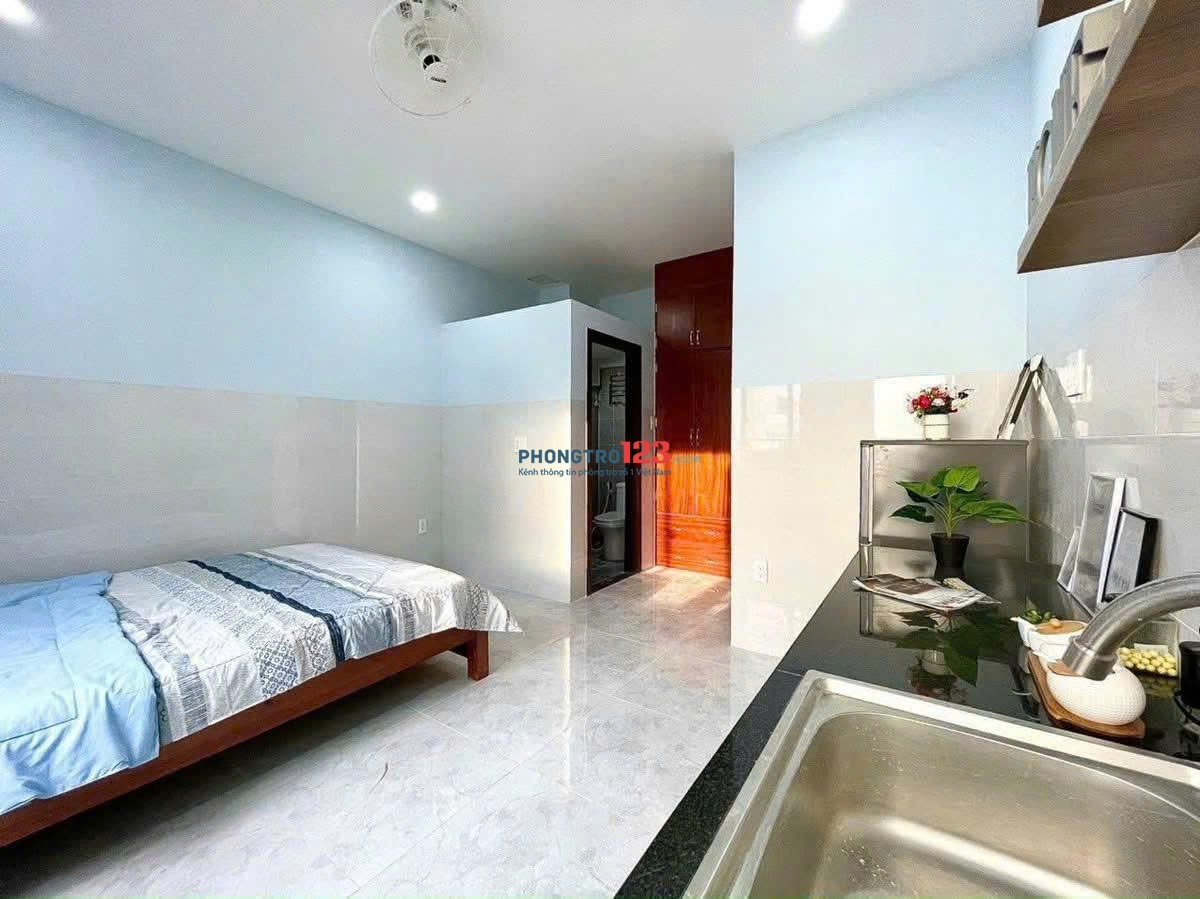 Giá sốc chỉ 5trx có ngay Studio Full Nội Thất - BAN CÔNG - DT 30m2 gần cầu Sài Gòn, đường Trần Não
