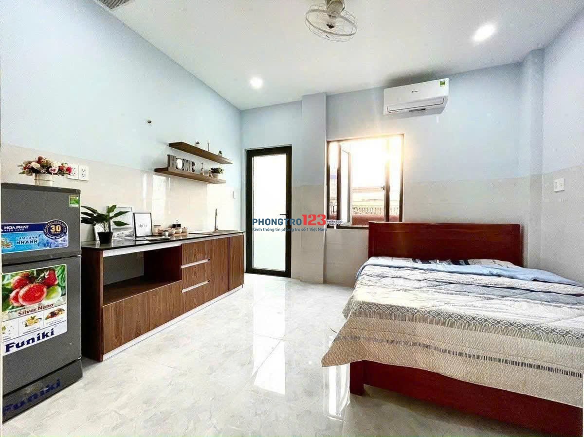 Giá sốc chỉ 5trx có ngay Studio Full Nội Thất - BAN CÔNG - DT 30m2 gần cầu Sài Gòn, đường Trần Não