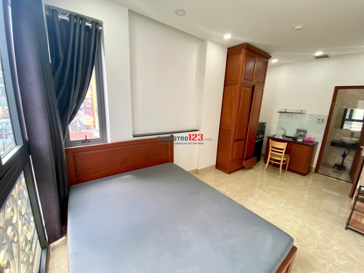 Căn Hộ Full Nội Thất - Thang Máy - Cửa Sổ - Khu Phan Xích Long - Ngã Tư Phú Nhuận