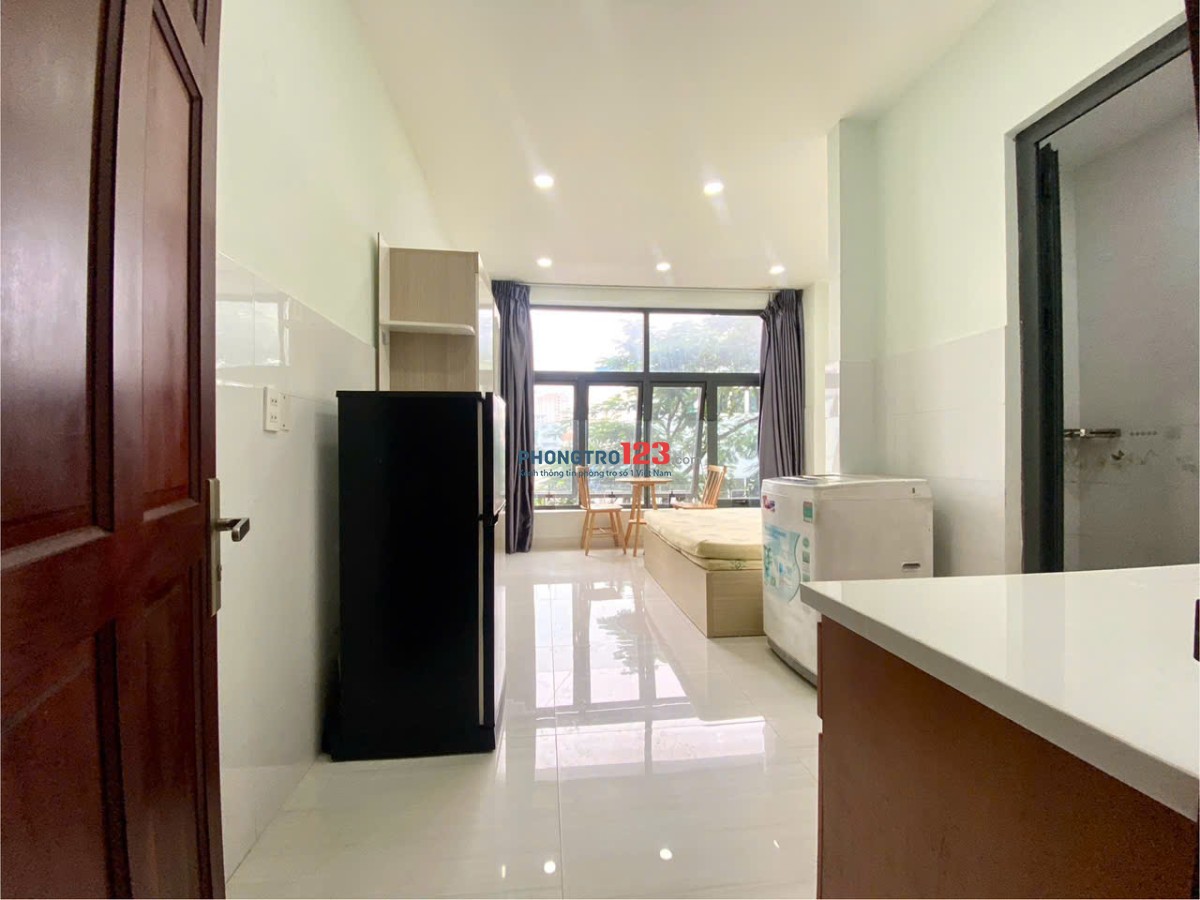 Căn Hộ Cho Thuê Full Nội Thất - Cửa Sổ - Ngay ĐH Giao Thông Vận Tải