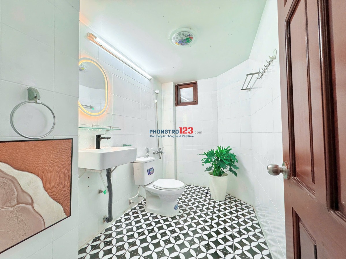 Cho thuê phòng trọ Quận 10, Bắc Hải - Tách bếp - Giá rẻ