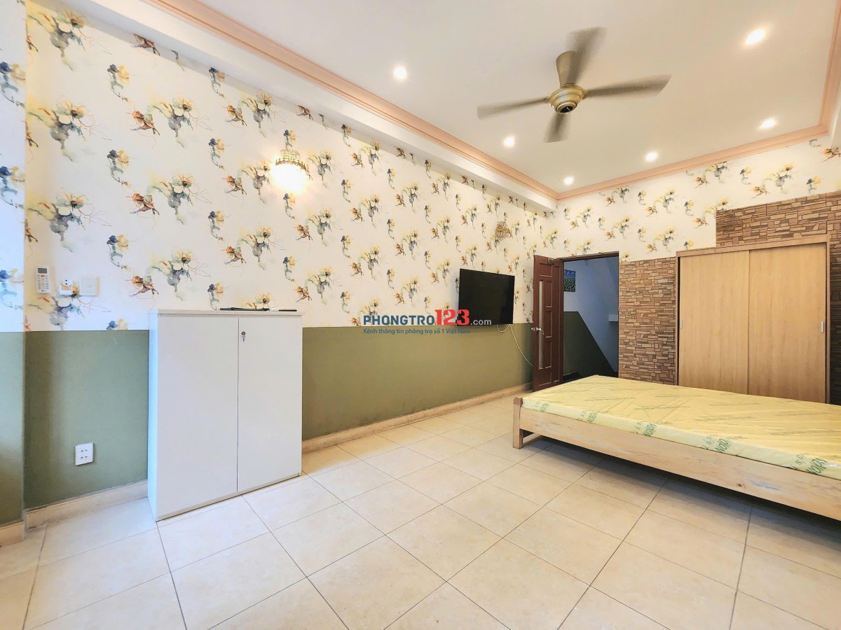 CĂN HỘ STUDIO BAN CÔNG GẦN ETOWN CỘNG HOÀ, NHÀ GA T3.