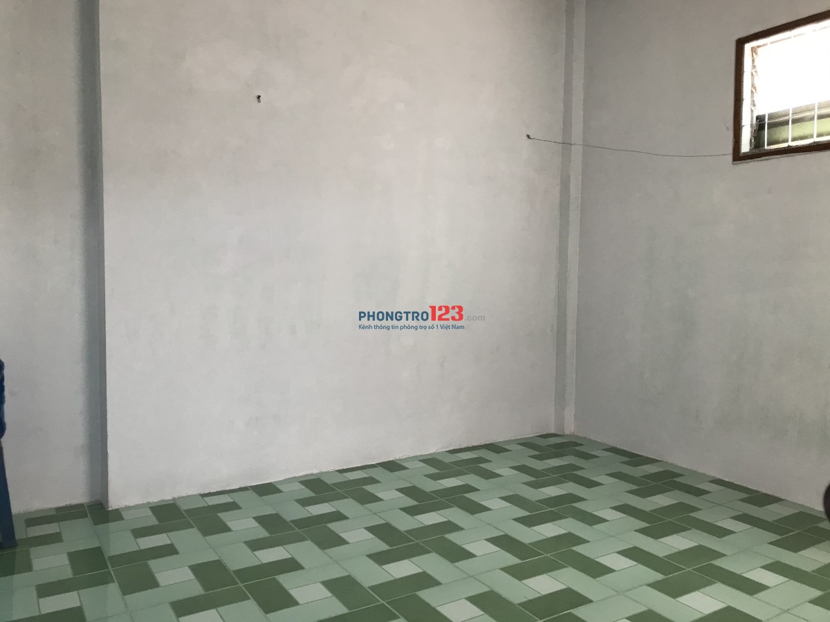 Phòng trọ 20m2 đường Đoàn Văn Bơ gần ĐH Nguyễn Tất Thành, ĐH Luật