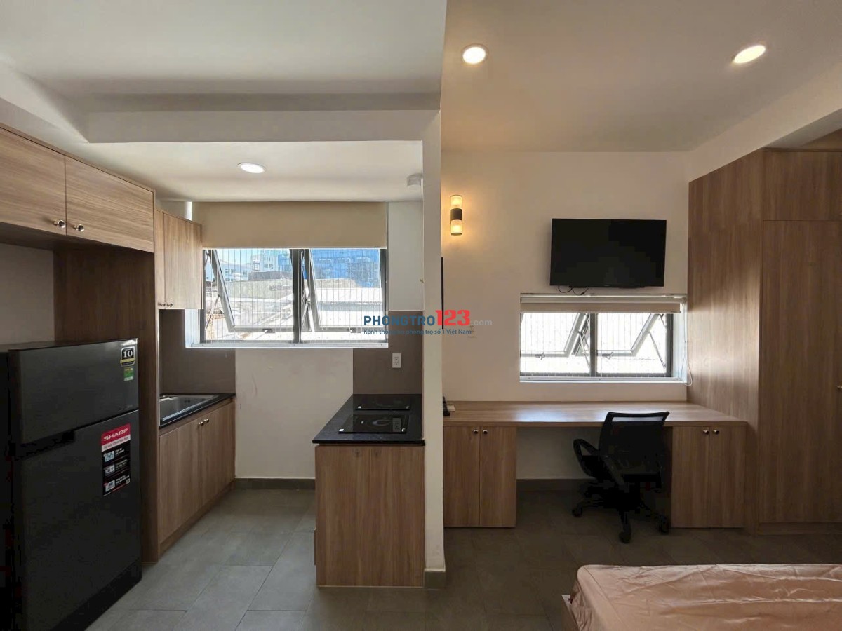 PHÒNG STUDIO CỬA SỔ FULL NỘI THẤT GẦN LOTTE, Sunrise, Gần TDTU, NTTU, ĐH UFM, RMIT