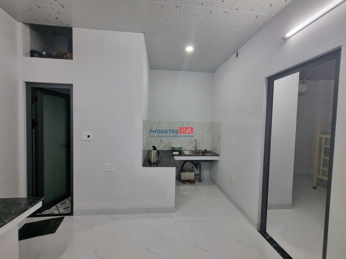 Cho thuê ký túc xá tiện nghi gần trường ĐH Kinh tế Luật , giá 1,7 triệu/người/tháng, phòng 4 giường.